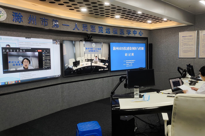 许同梅主持_副本.jpg 许同梅主持_副本.jpg