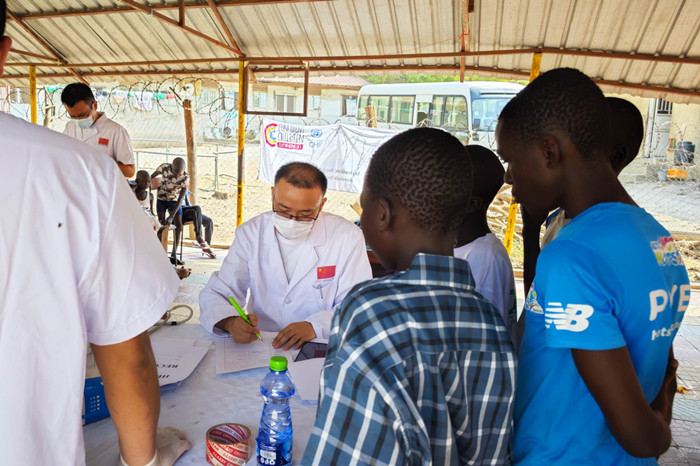 方飞4_副本.jpg 方飞4_副本.jpg