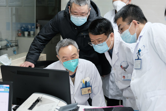 查房2_副本.jpg 查房2_副本.jpg